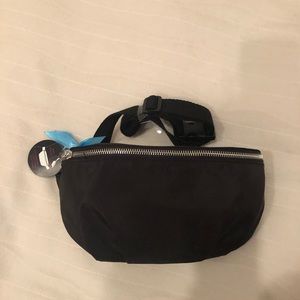 Side fanny pack